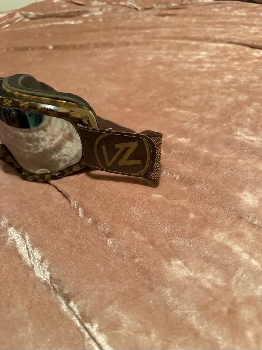 VonZipper Vintage checker-pattern model